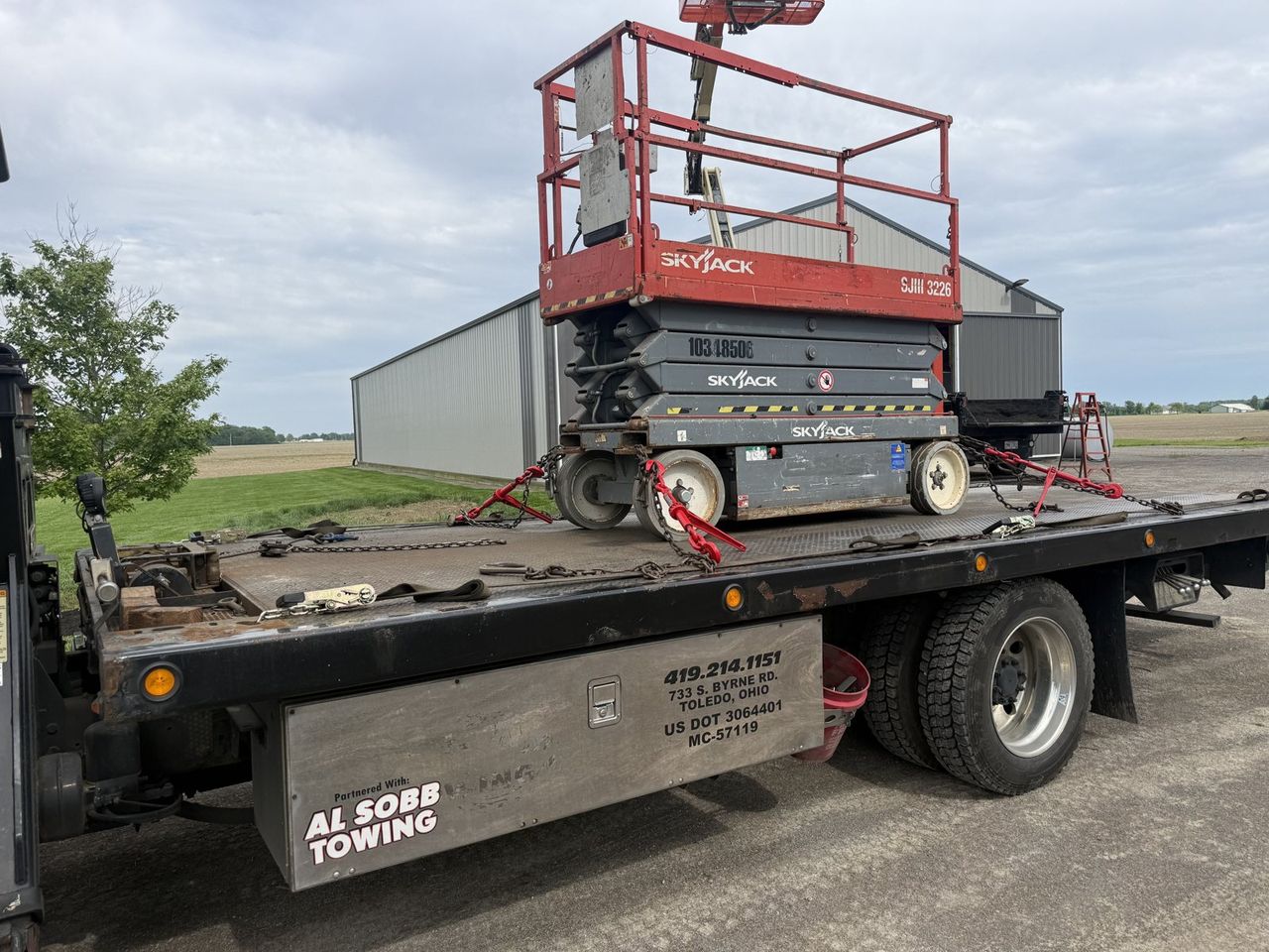 Towing & hauling for Toledo businesses